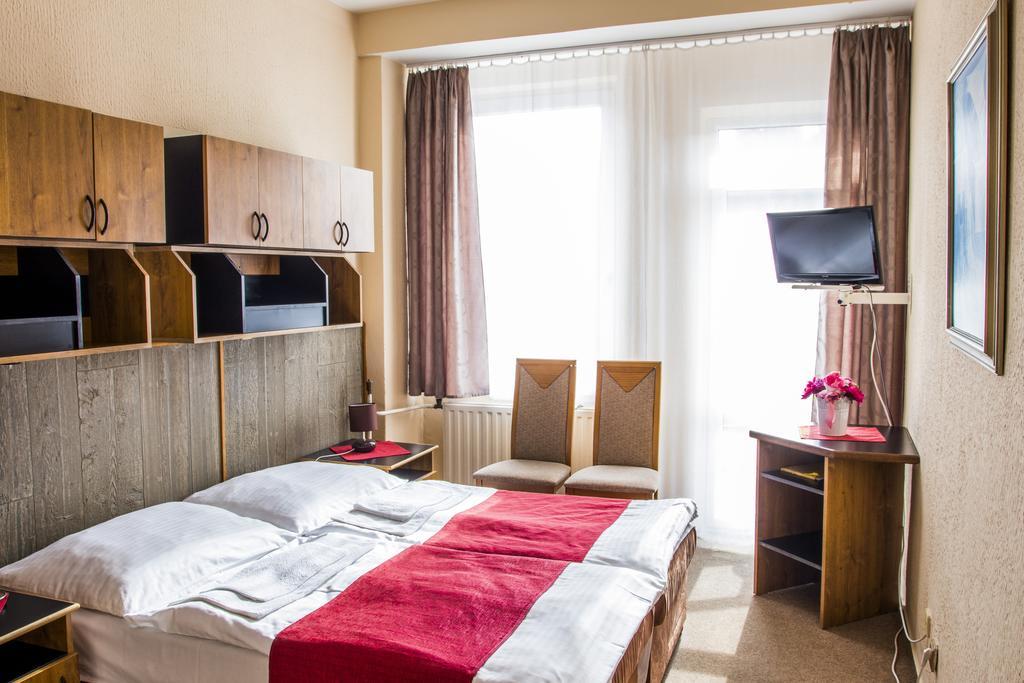 Hotel Kamei Snina Eksteriør billede